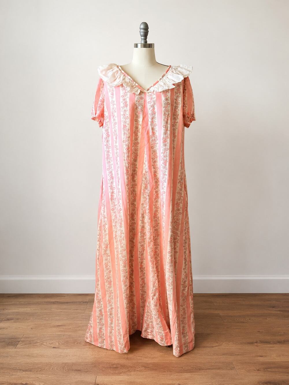 VTG 70s Princess Kaiulani Hawaii Pink Floral Striped Muumuu Maxi Dress XL